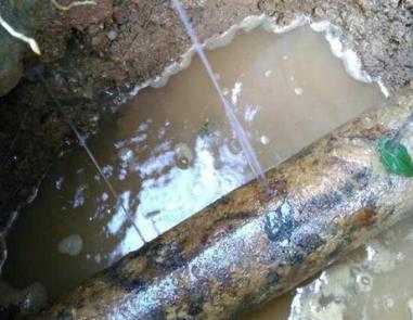 辽阳楼顶渗水维修公司分享下地暖漏水的原因及检测方法。